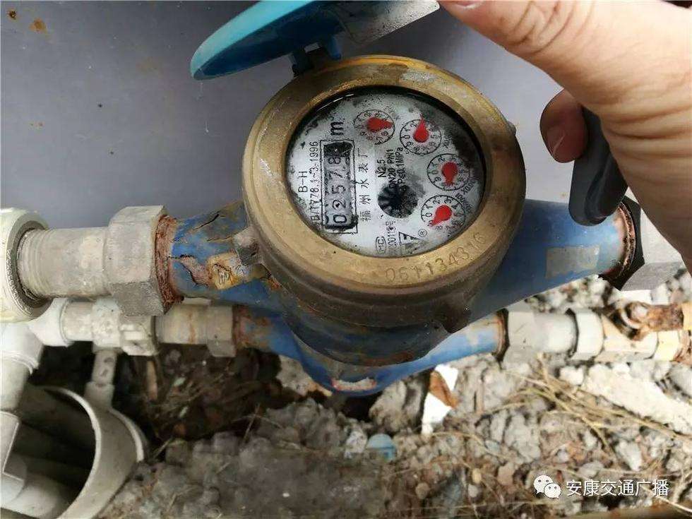 五原家里水表在不用的时候空转，是漏水吗？